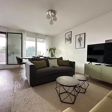 Appartement Agreable 3 Pieces Avec Parking Proche Gare Et Paris By Immo Kit